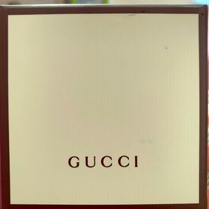 Gucci small earrings gift box